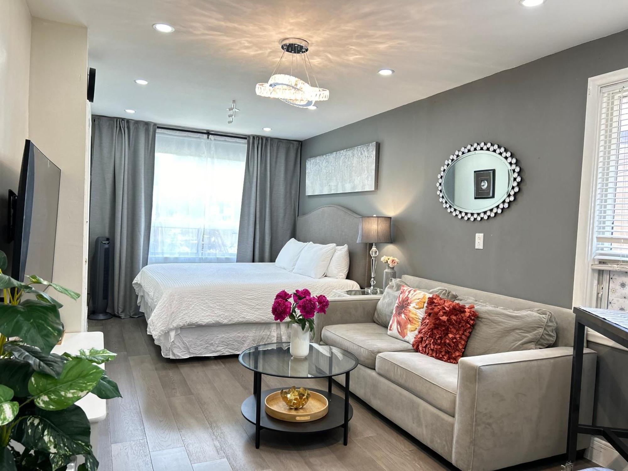 Modern Lux Rooms - Kingbed - Near Sheppard W Station *