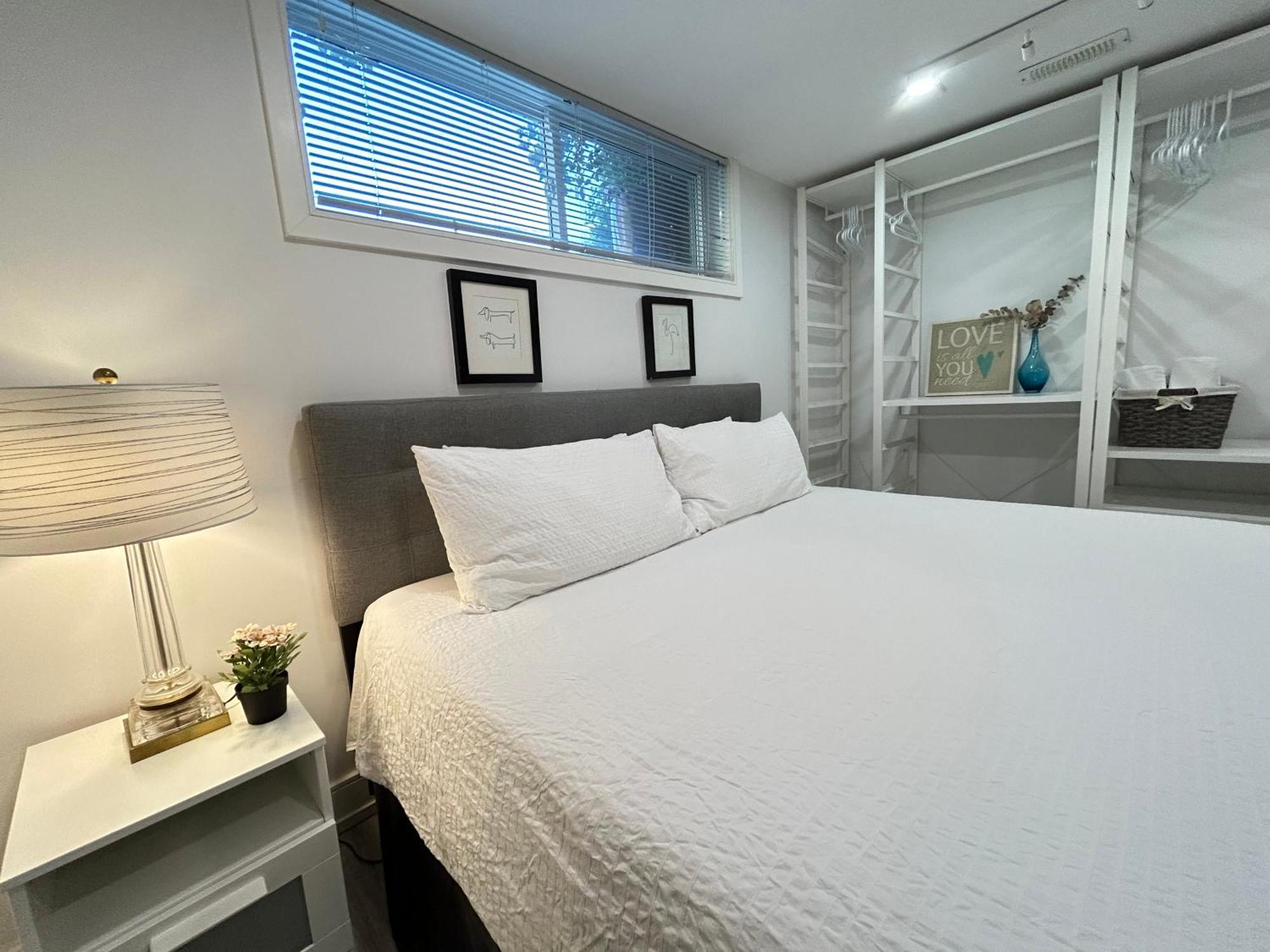 Modern Lux Rooms - Kingbed - Near Sheppard W Station *
