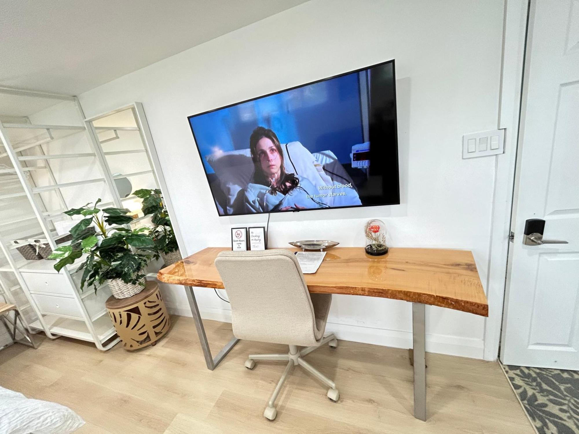 Homestay Modern Lux Rooms - Kingbed - Near Sheppard W Station Toronto