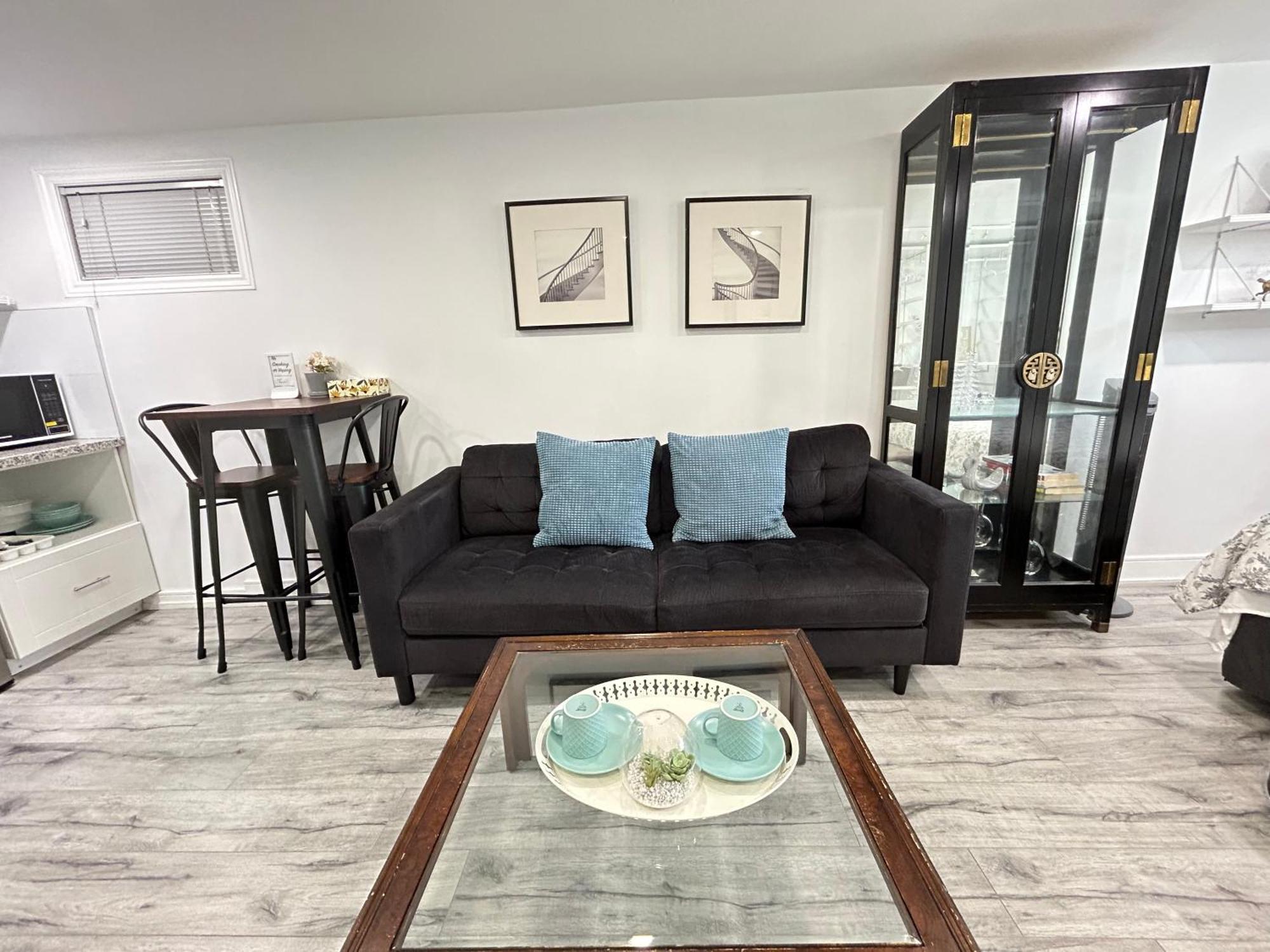Modern Lux Rooms - Kingbed - Near Sheppard W Station *