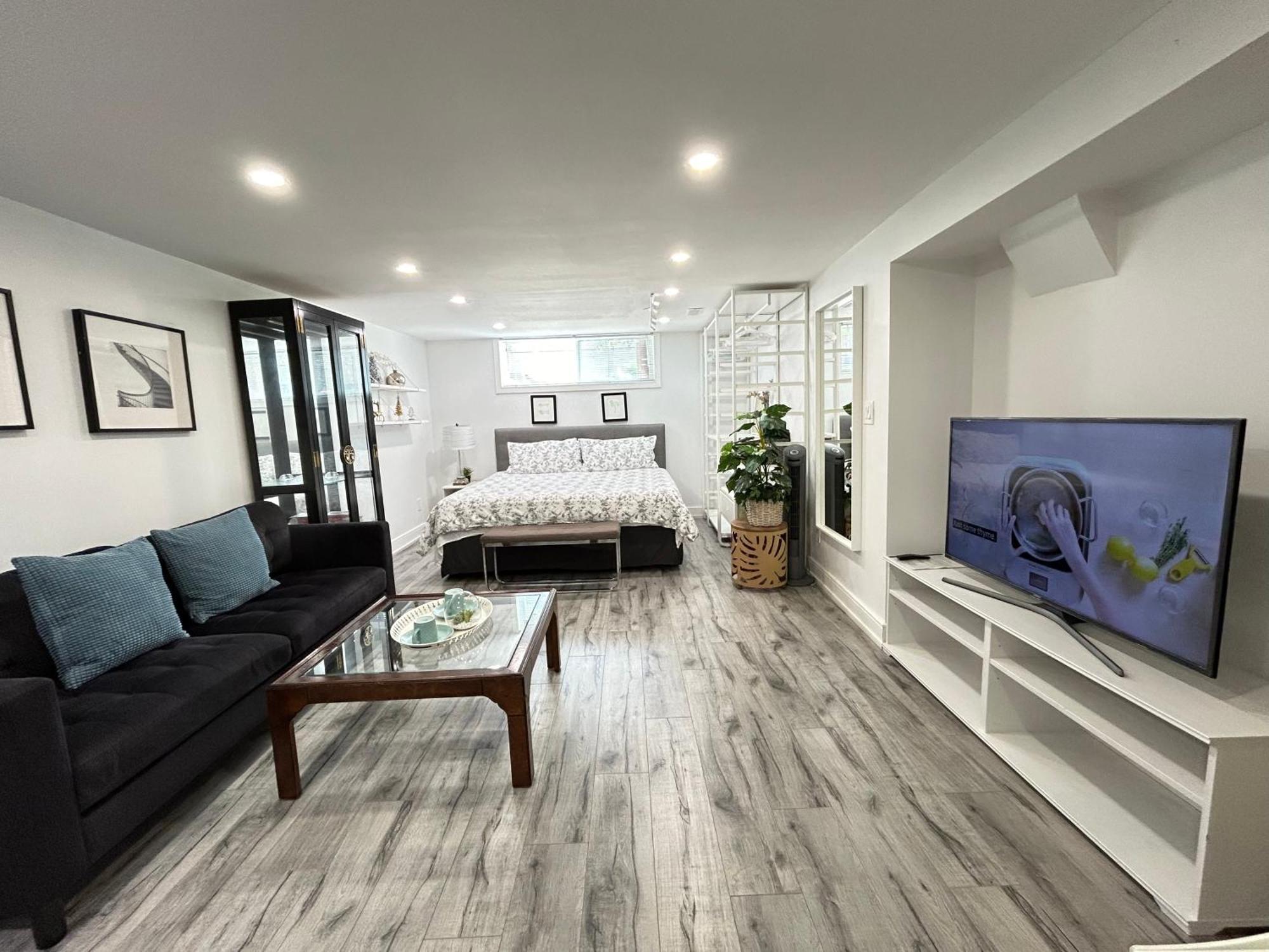 Modern Lux Rooms - Kingbed - Near Sheppard W Station