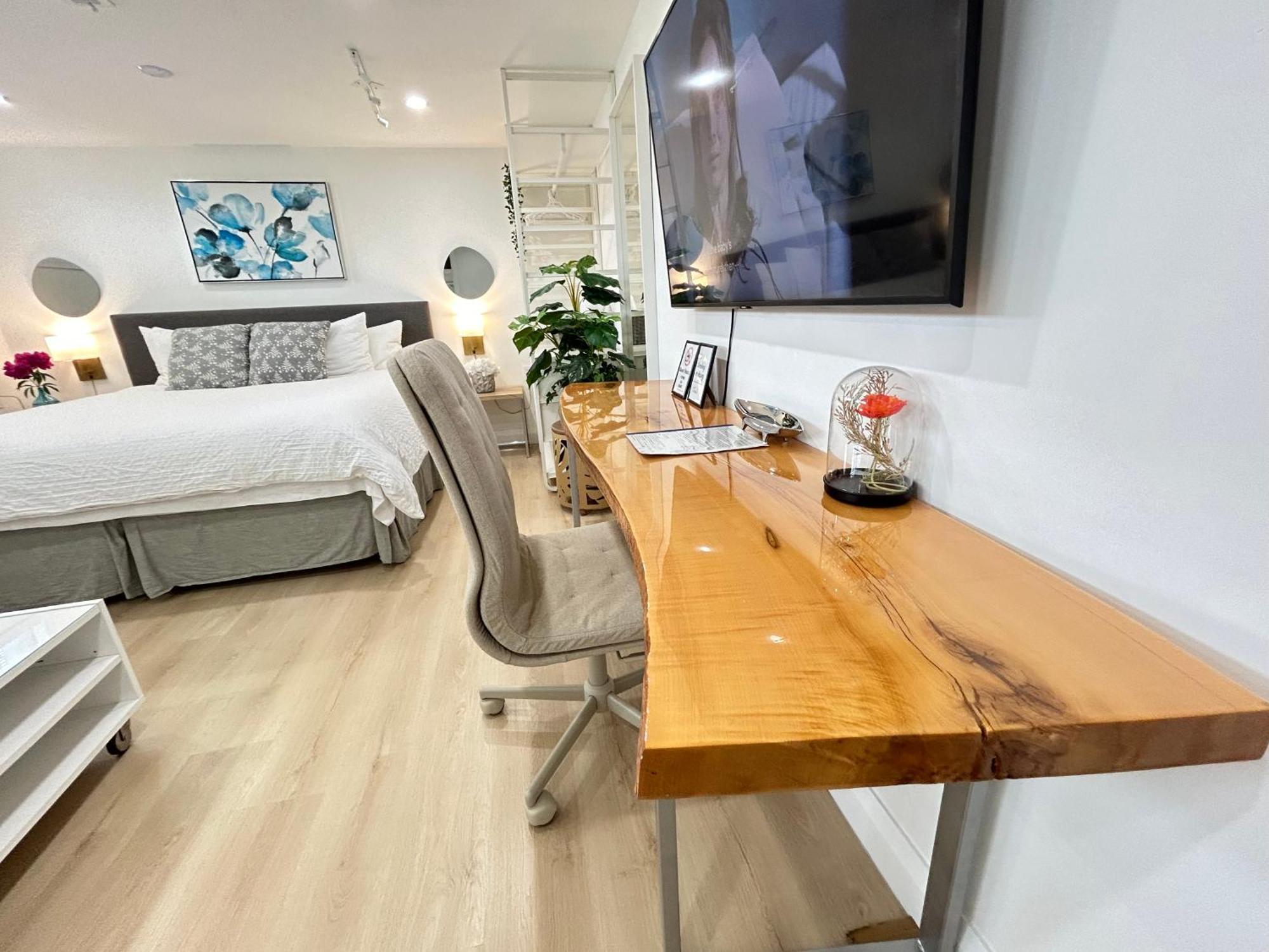 Modern Lux Rooms - Kingbed - Near Sheppard W Station